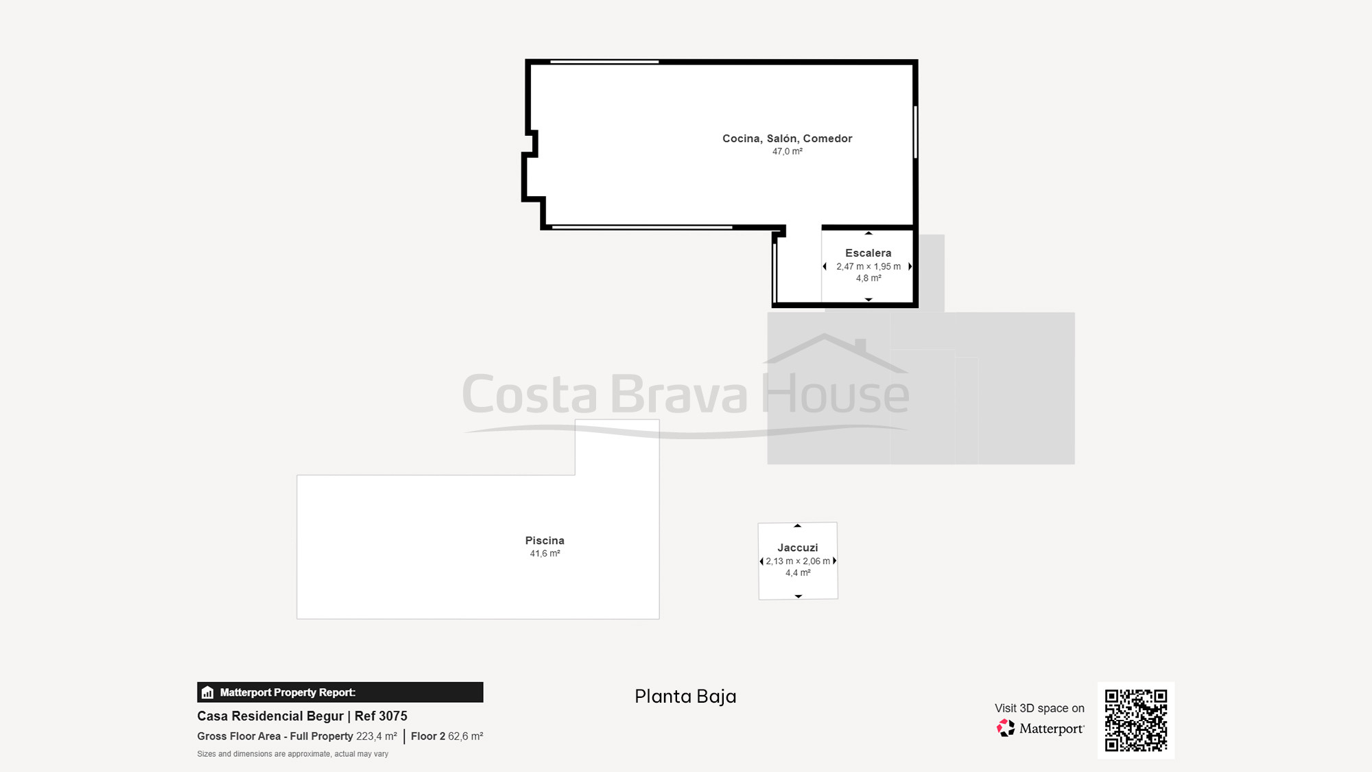 Eigentijdse villa te koop in Esclanyà met moderne architectuur en niveaus, vlak bij de stranden