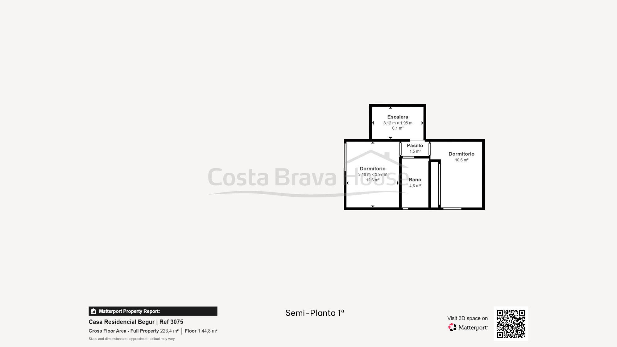 Eigentijdse villa te koop in Esclanyà met moderne architectuur en niveaus, vlak bij de stranden
