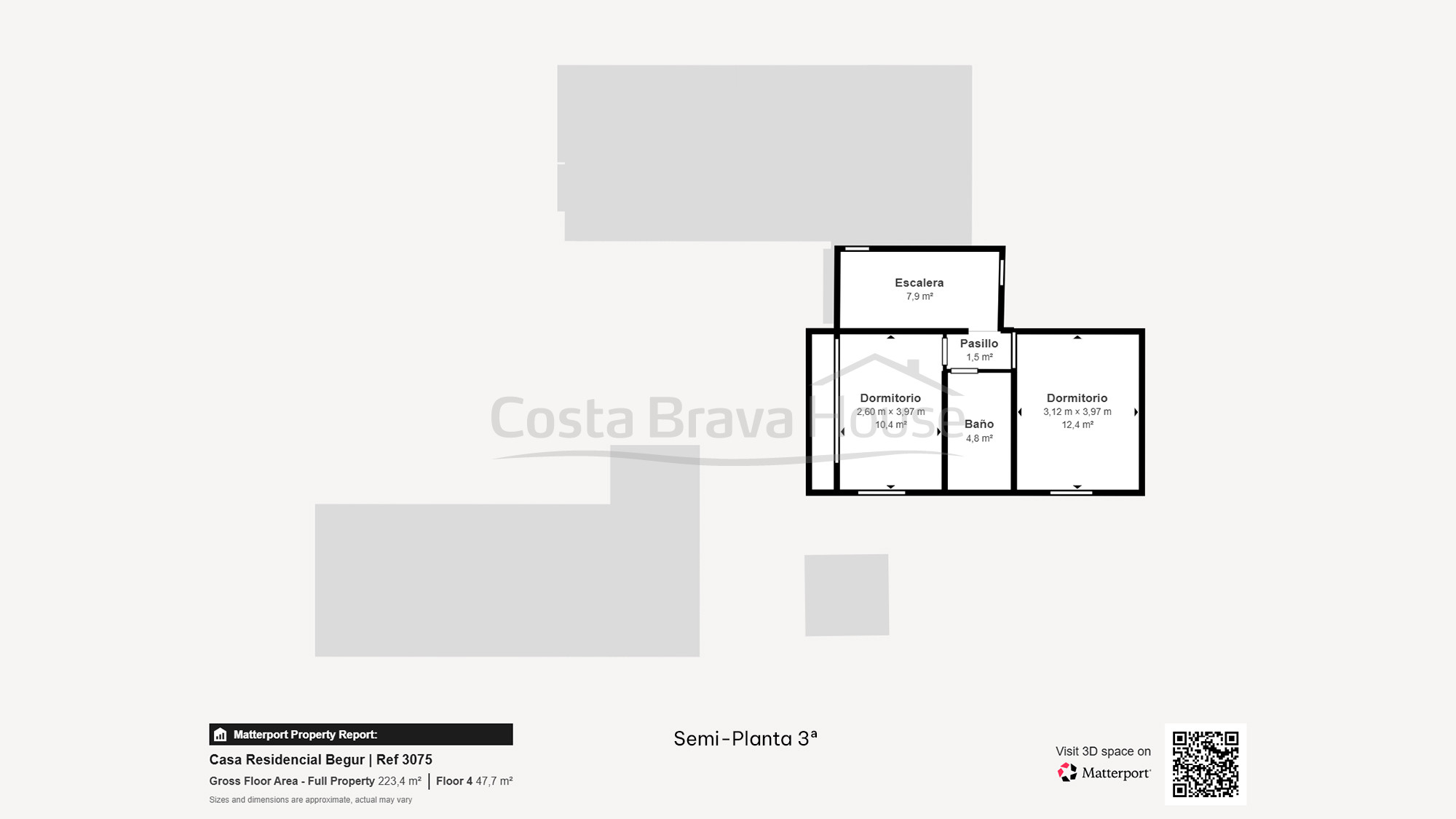 Eigentijdse villa te koop in Esclanyà met moderne architectuur en niveaus, vlak bij de stranden