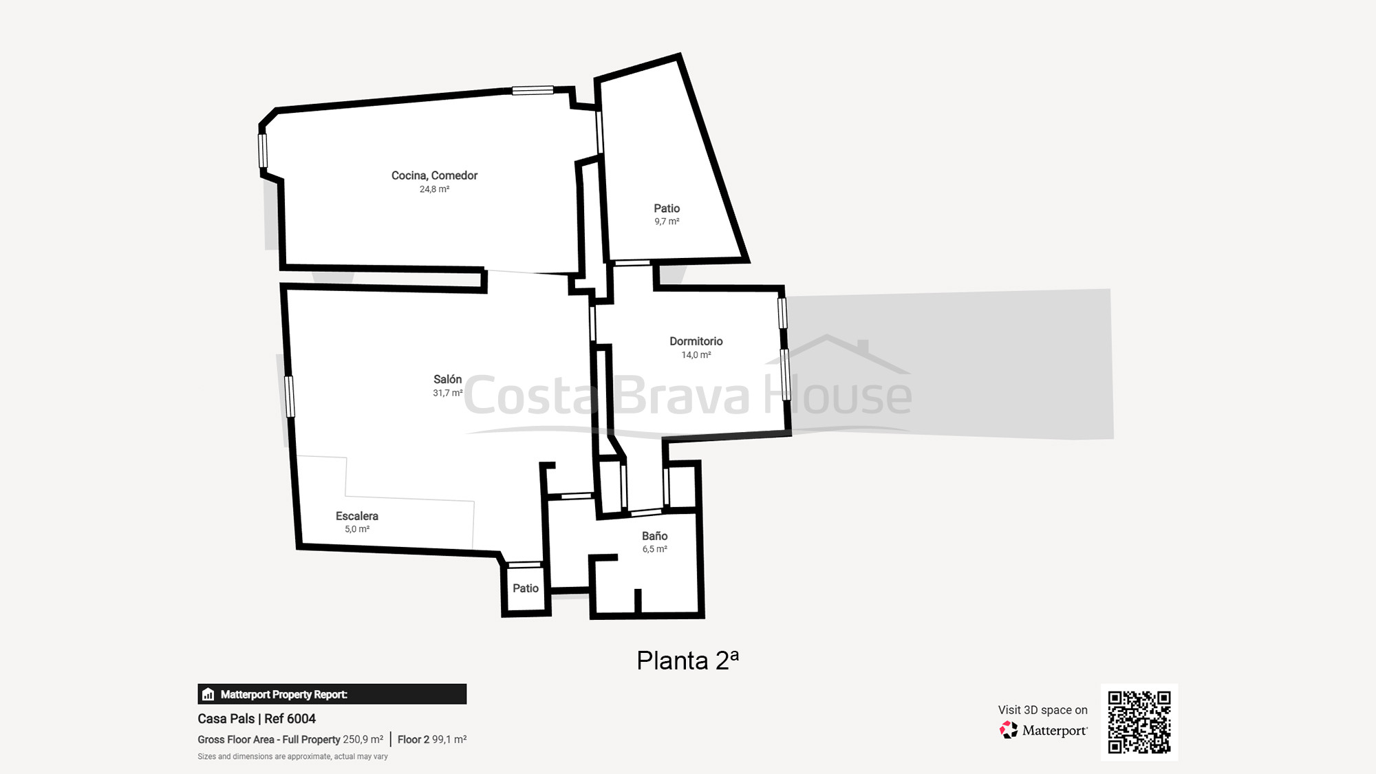 Gerenoveerd dorpshuis in Pals met privé-binnenzwembad, garage en originele elementen