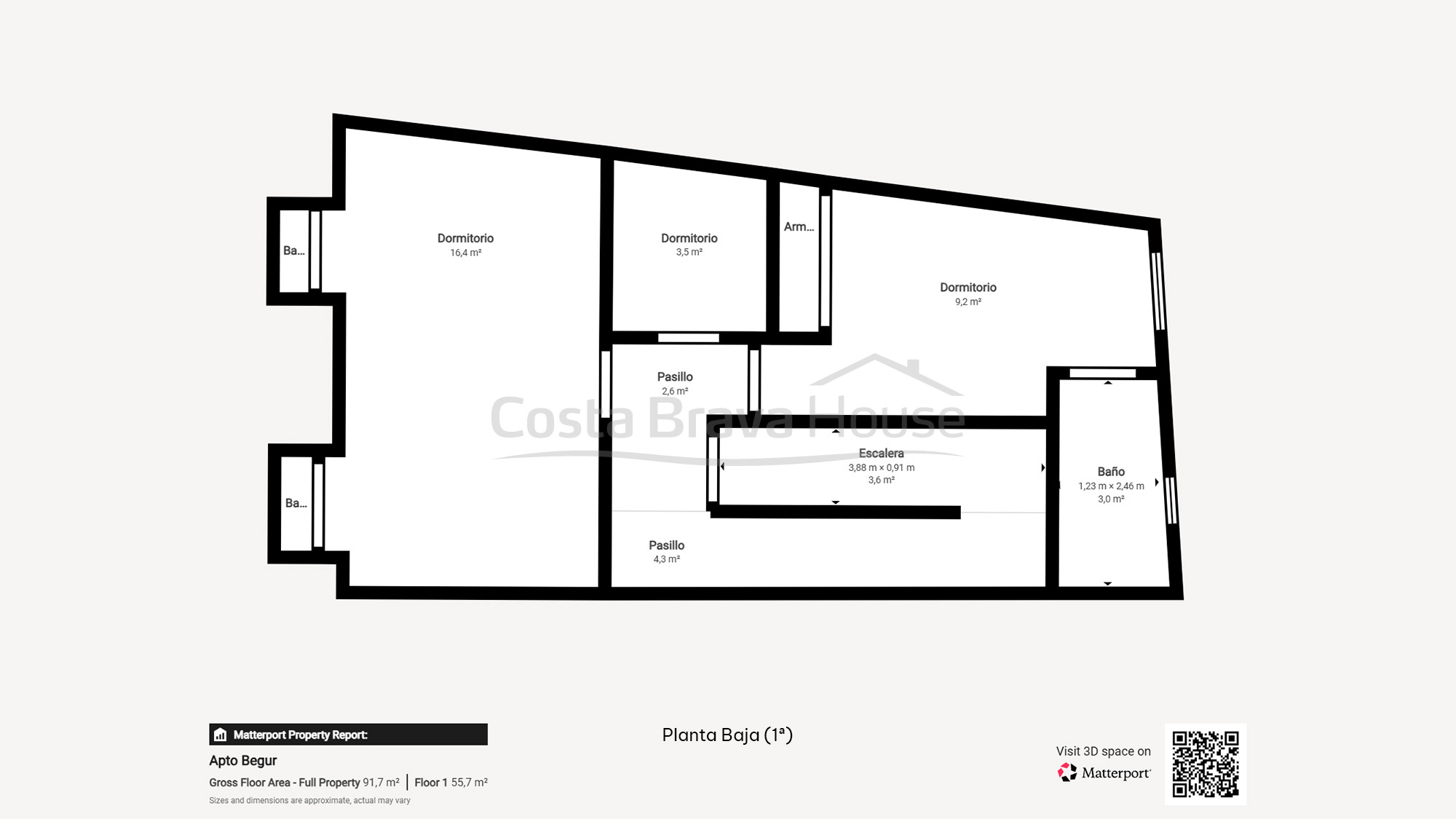 Duplex apartment in central Begur with a sunny terrace, town views and three bedrooms