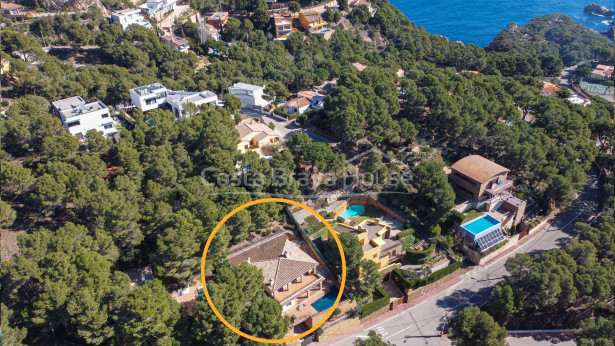 House with pool for sale in Tamariu, only 5 minutes walk from Aigua Xelida cove