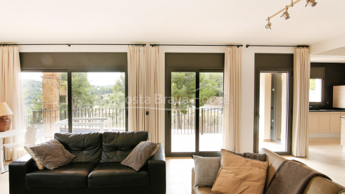 House with pool for sale in Tamariu, only 5 minutes walk from Aigua Xelida cove