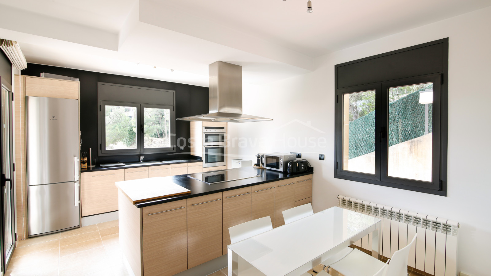 Maison avec piscine en vente à Tamariu, à seulement 5 min. à pied de la crique d'Aigua Xelida