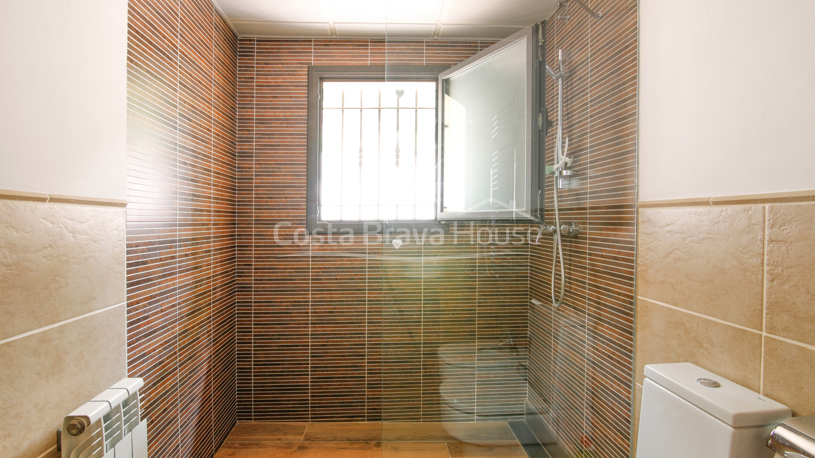 Casa con piscina en venta en Tamariu, a solamente 5 min a pie de la cala de Aigua Xelida
