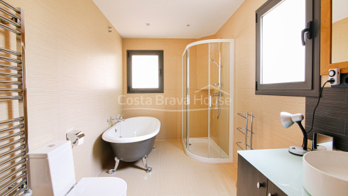 Casa con piscina en venta en Tamariu, a solamente 5 min a pie de la cala de Aigua Xelida