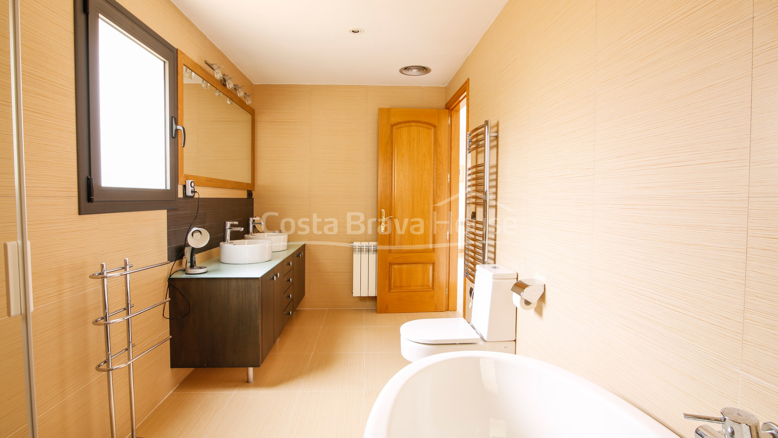 Casa con piscina en venta en Tamariu, a solamente 5 min a pie de la cala de Aigua Xelida