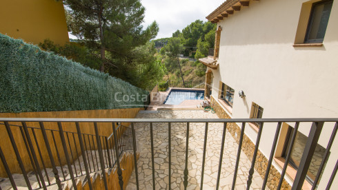 Casa amb piscina en venda a Tamariu, a només 5 minuts a peu de la cala d'Aigua Xelida