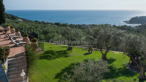 Indrukwekkende luxevilla met fantastisch zeezicht te koop in Aiguablava (Begur)