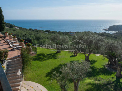 Impresionante villa de lujo con fantásticas vistas al mar en venta en Aiguablava (Begur)