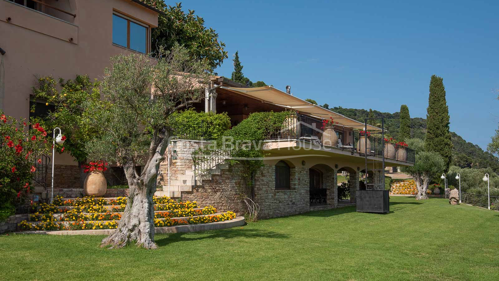 Impressive luxury villa with fantastic sea views for sale in Aiguablava (Begur)