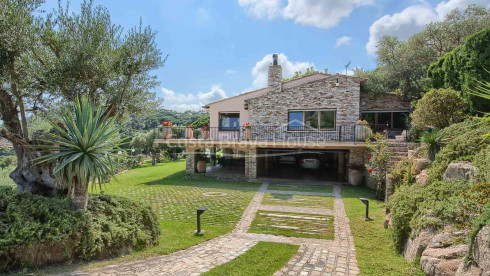 Indrukwekkende luxevilla met fantastisch zeezicht te koop in Aiguablava (Begur)