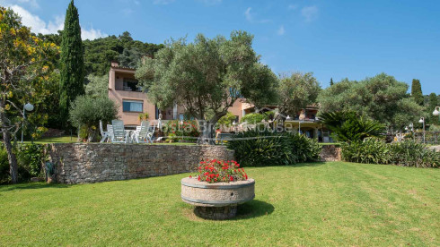 Indrukwekkende luxevilla met fantastisch zeezicht te koop in Aiguablava (Begur)