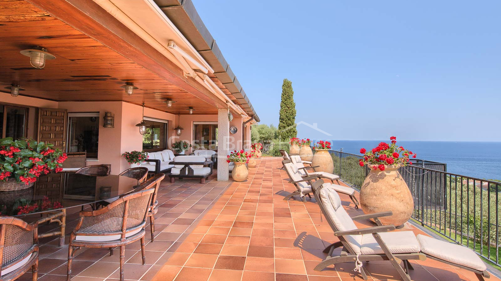 Impressive luxury villa with fantastic sea views for sale in Aiguablava (Begur)