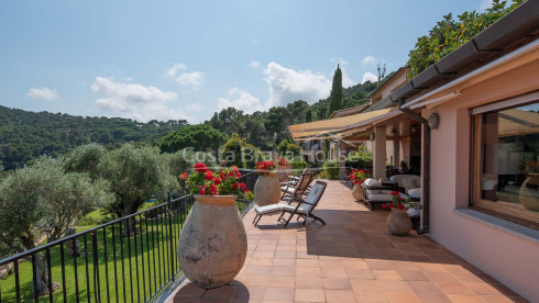 Impresionante villa de lujo con fantásticas vistas al mar en venta en Aiguablava (Begur)