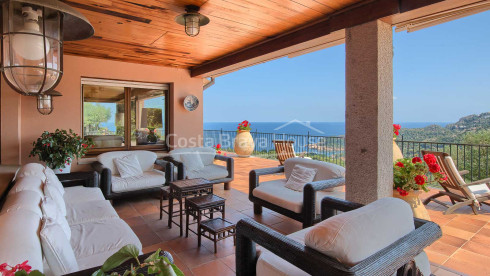 Indrukwekkende luxevilla met fantastisch zeezicht te koop in Aiguablava (Begur)