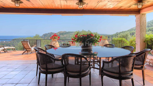 Indrukwekkende luxevilla met fantastisch zeezicht te koop in Aiguablava (Begur)