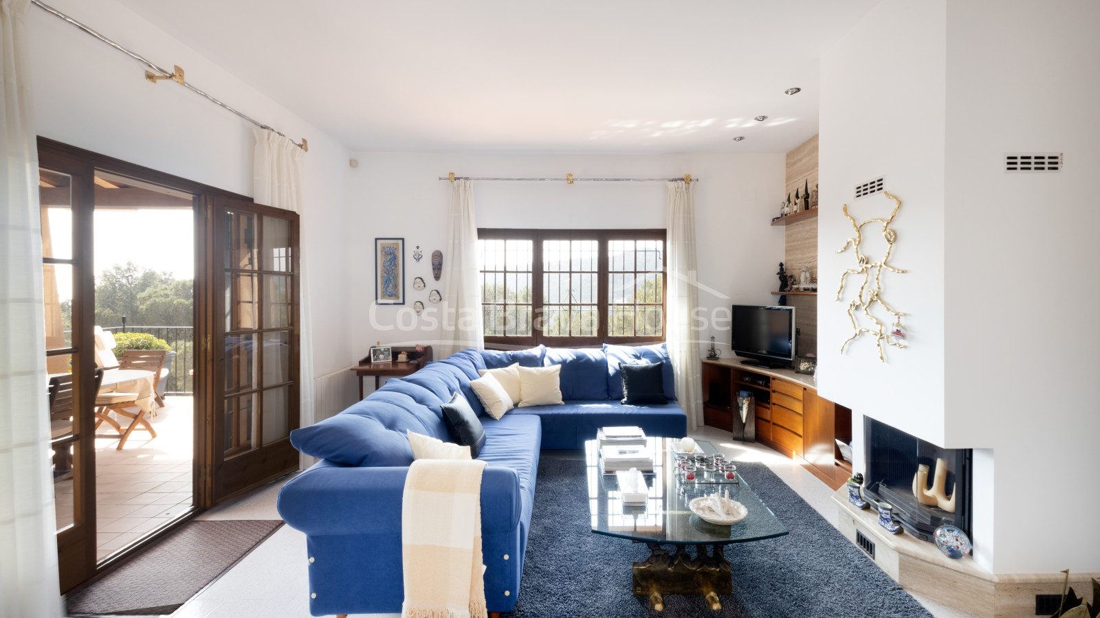Huis in mediterrane stijl te koop in Tamariu met veel grond en tuin met zwembad