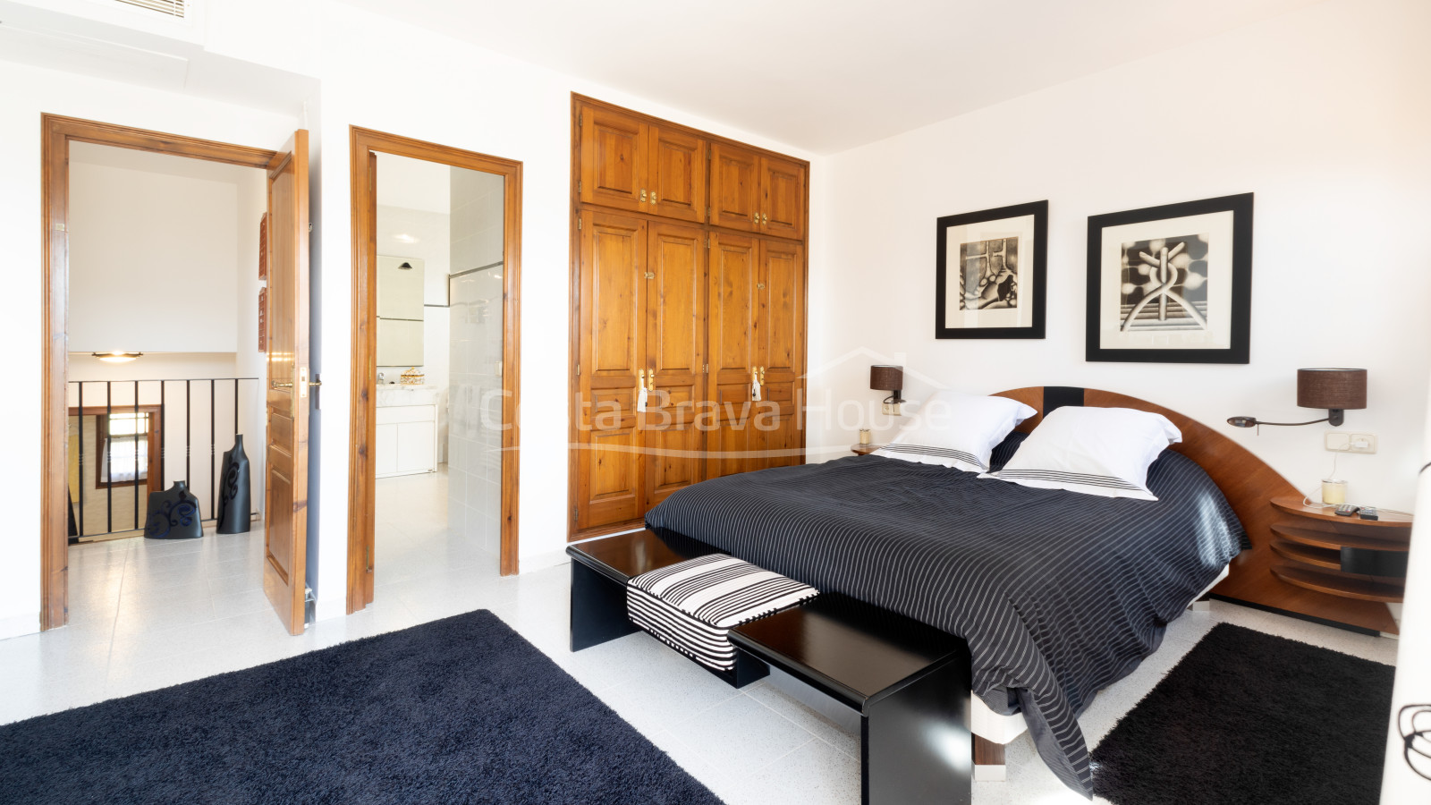 Huis in mediterrane stijl te koop in Tamariu met veel grond en tuin met zwembad