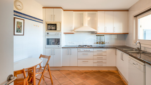 Casa semirústica en venta en Bellcaire con jardín, piscina y preciosas vistas al Empordà