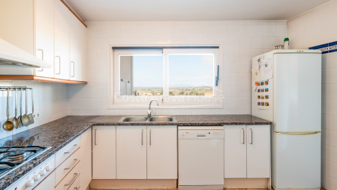 Casa semirústica en venta en Bellcaire con jardín, piscina y preciosas vistas al Empordà