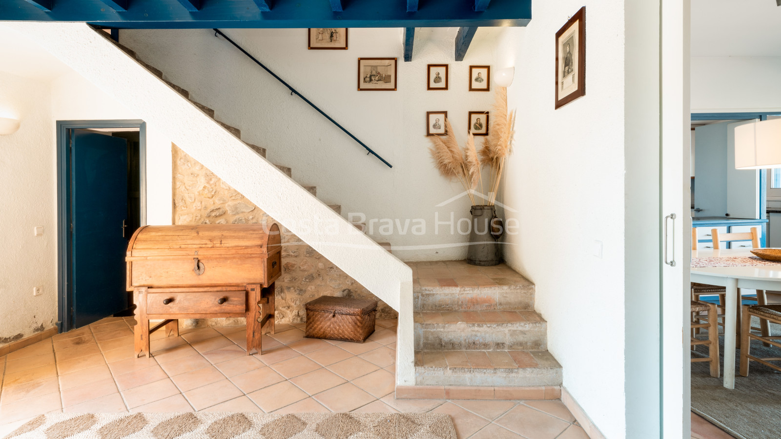 Casa semirústica en venta en Bellcaire con jardín, piscina y preciosas vistas al Empordà