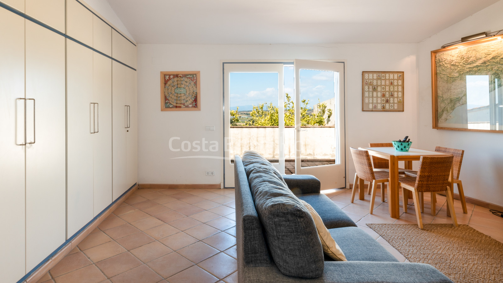 Casa semirústica en venta en Bellcaire con jardín, piscina y preciosas vistas al Empordà