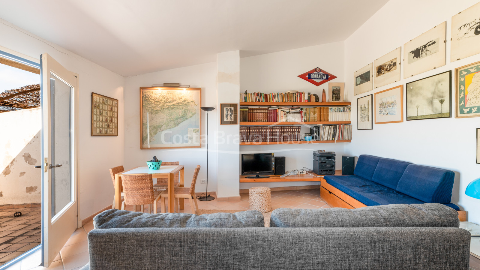Casa semirústica en venta en Bellcaire con jardín, piscina y preciosas vistas al Empordà