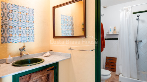 Casa semirústica en venta en Bellcaire con jardín, piscina y preciosas vistas al Empordà