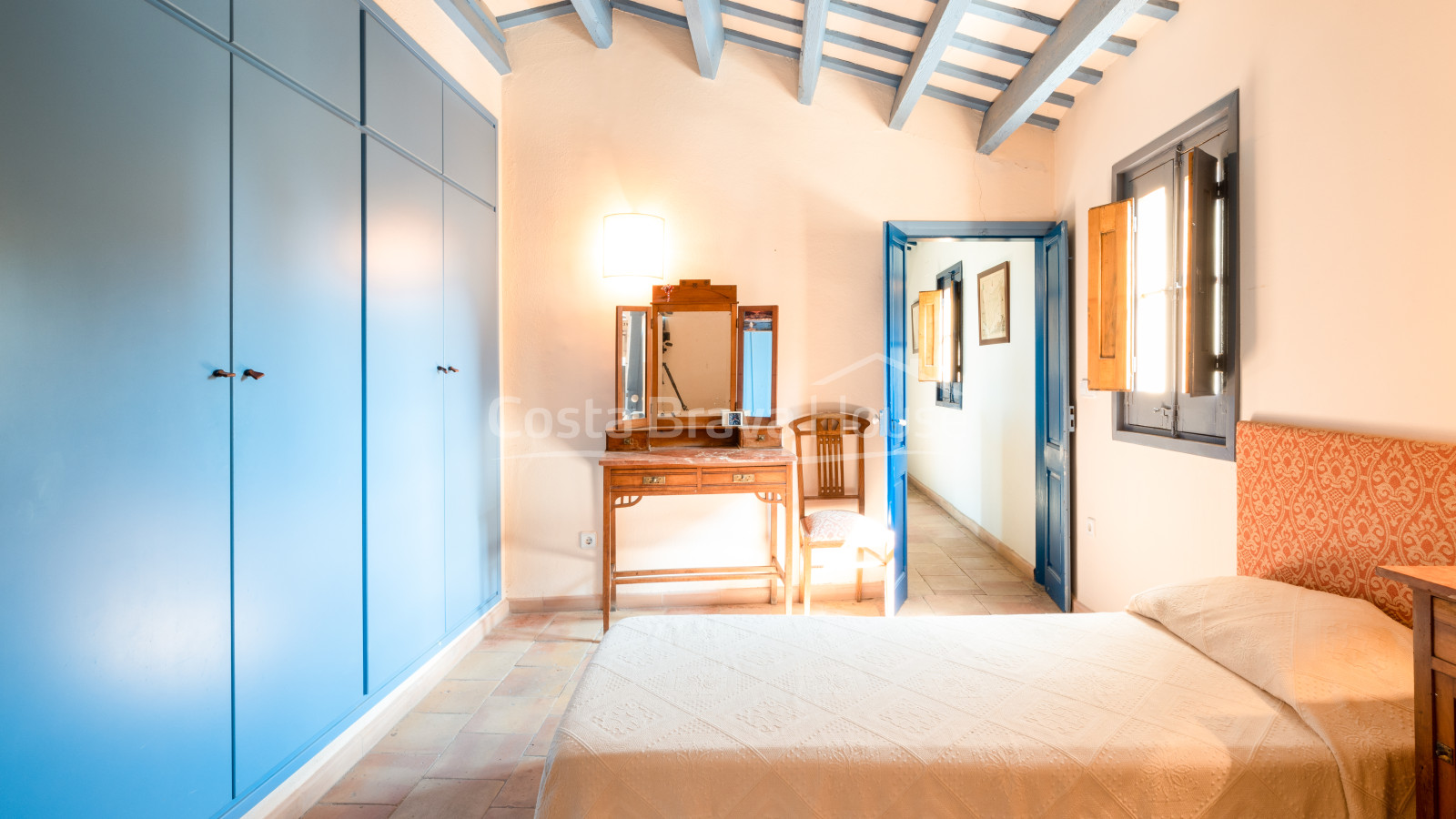 Casa semirústica en venta en Bellcaire con jardín, piscina y preciosas vistas al Empordà