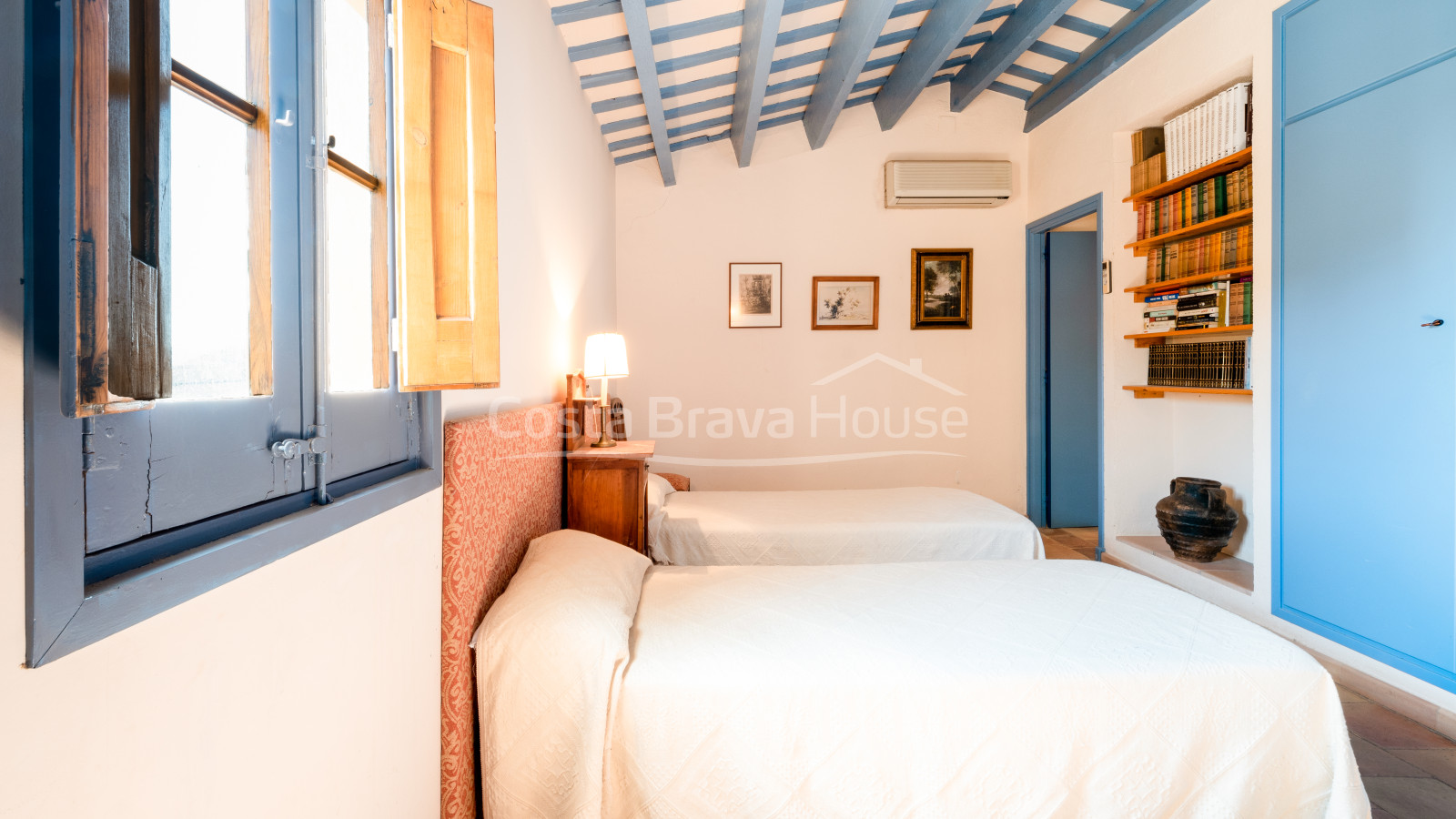 Casa semirústica en venta en Bellcaire con jardín, piscina y preciosas vistas al Empordà