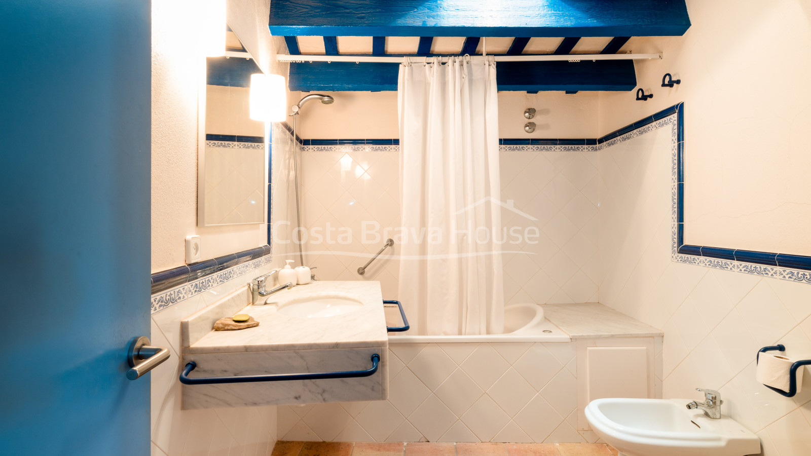 Casa semirústica en venta en Bellcaire con jardín, piscina y preciosas vistas al Empordà