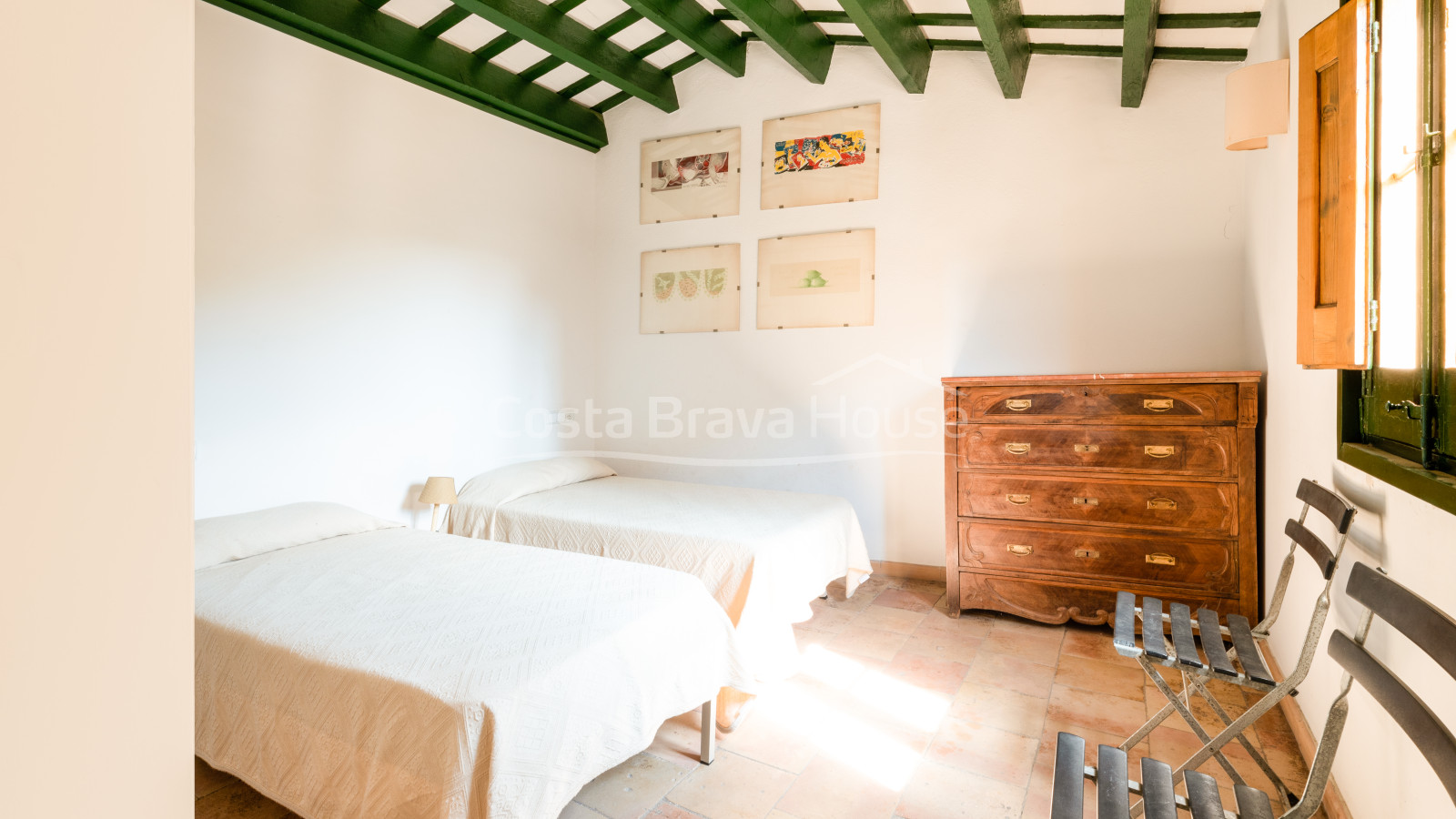 Casa semirústica en venta en Bellcaire con jardín, piscina y preciosas vistas al Empordà