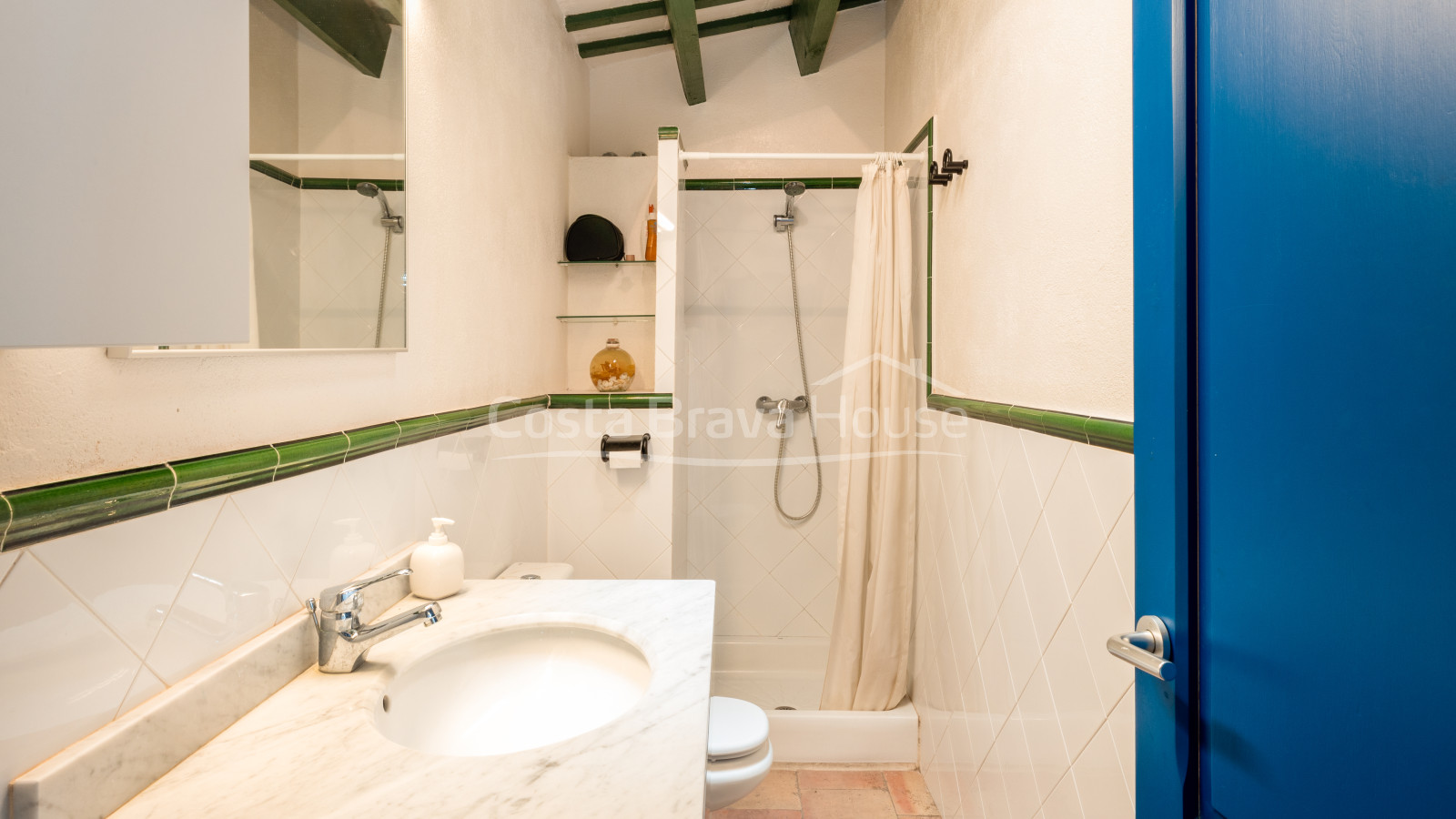 Casa semirústica en venta en Bellcaire con jardín, piscina y preciosas vistas al Empordà