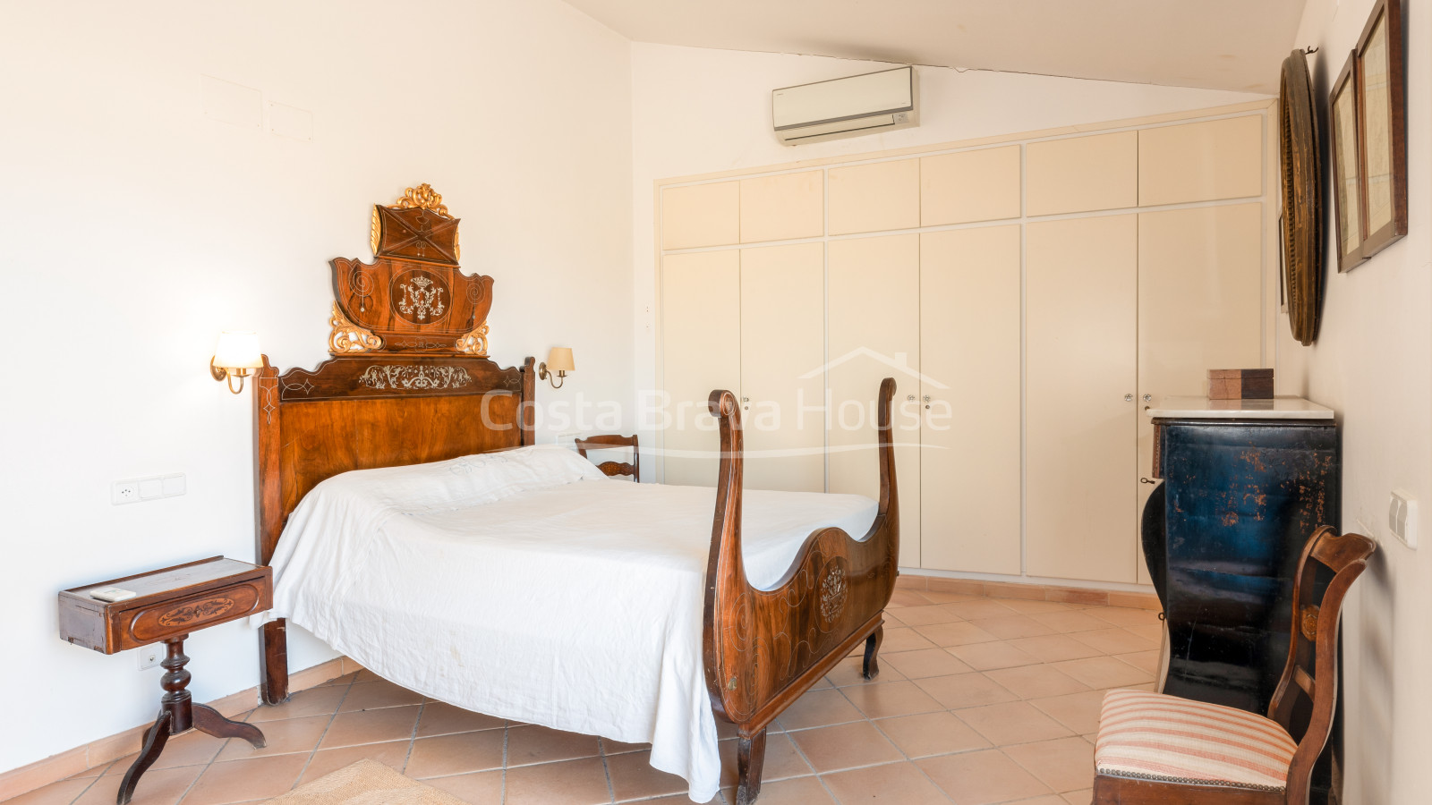 Casa semirústica en venta en Bellcaire con jardín, piscina y preciosas vistas al Empordà