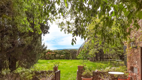 Casa de pedra amb més de 1.000 m² de jardí en venda a les afores de Ventalló, a l'Alt Empordà