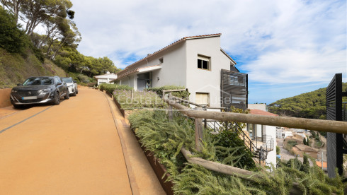 Duplex apartment for sale in Sa Tuna (Begur), 2 min walk from the beach