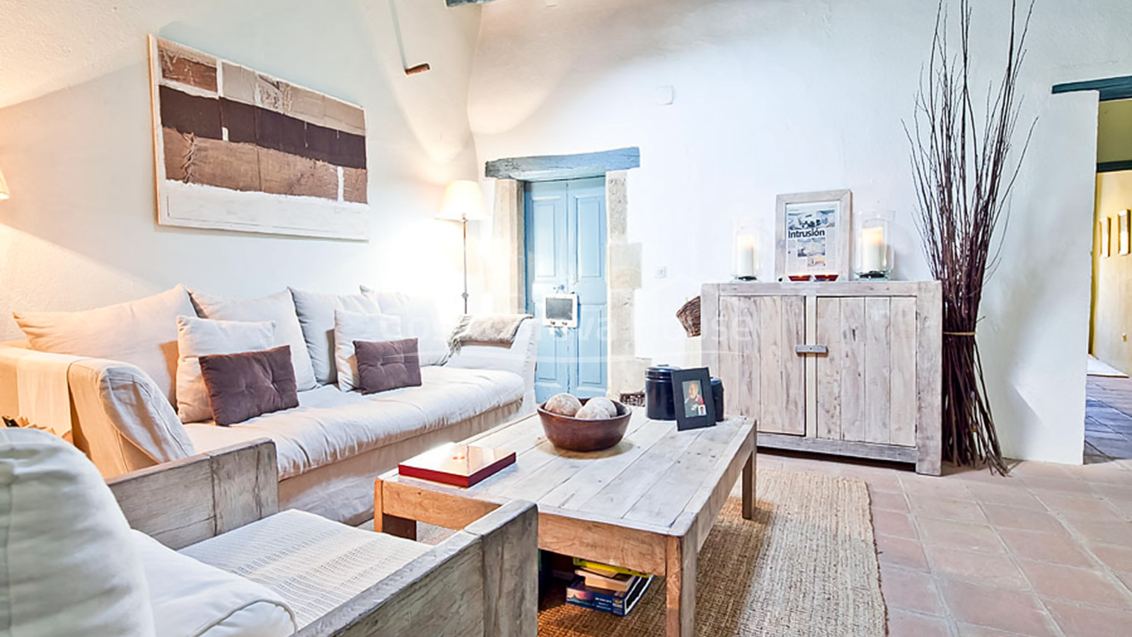 Acogedora casa rústica de piedra toda rehabilitada en venta en Ullastret, con piscina y terraza
