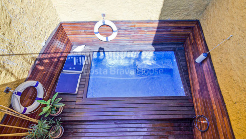 Acogedora casa rústica de piedra toda rehabilitada en venta en Ullastret, con piscina y terraza