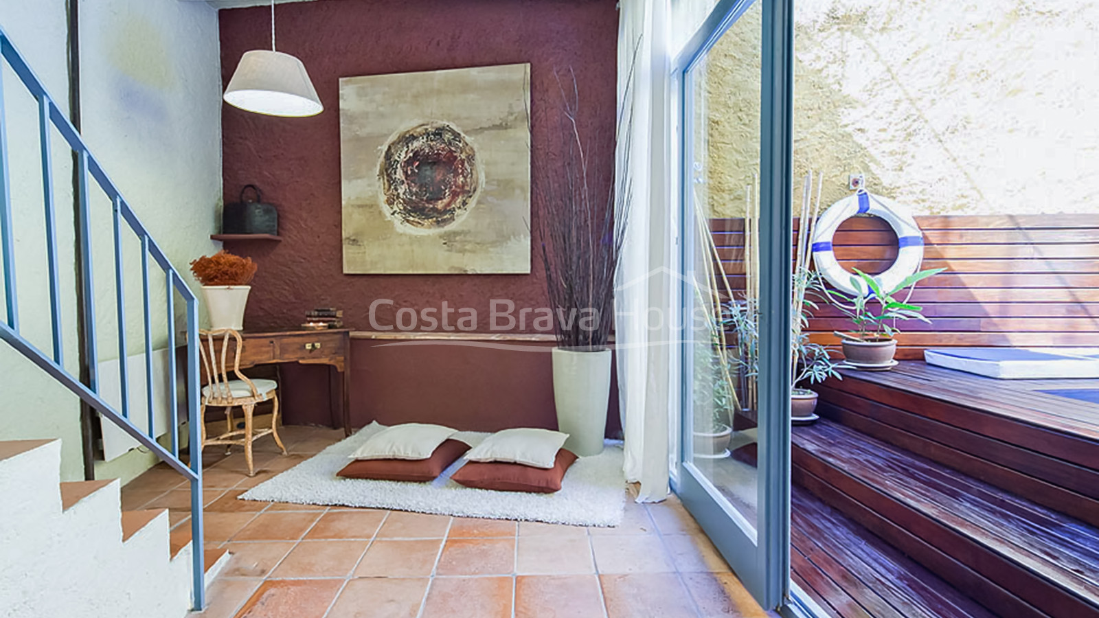 Acogedora casa rústica de piedra toda rehabilitada en venta en Ullastret, con piscina y terraza