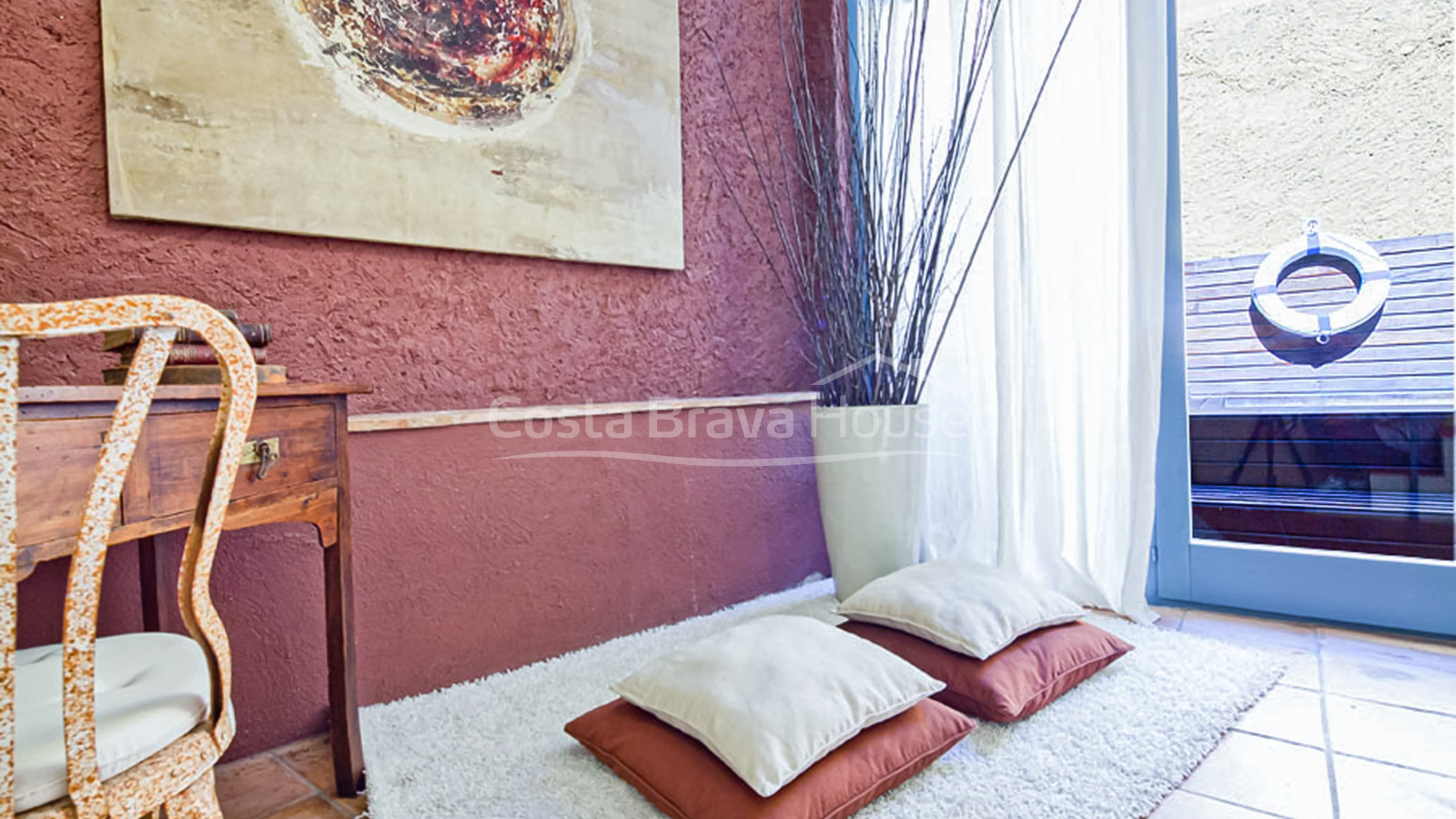 Acogedora casa rústica de piedra toda rehabilitada en venta en Ullastret, con piscina y terraza