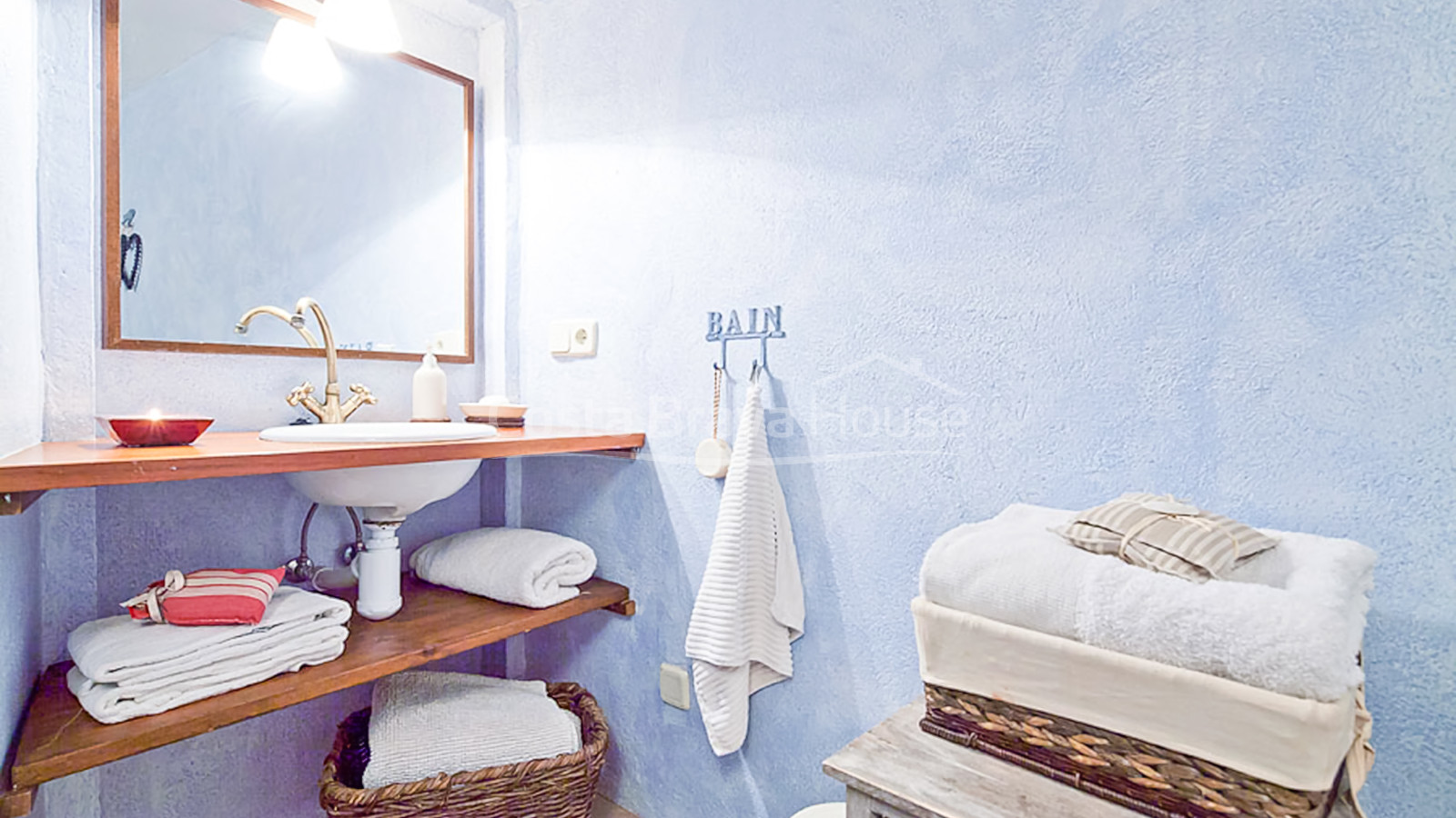 Cosy renovated rustic stone house for sale in Ullastret, with swimming pool and terrace