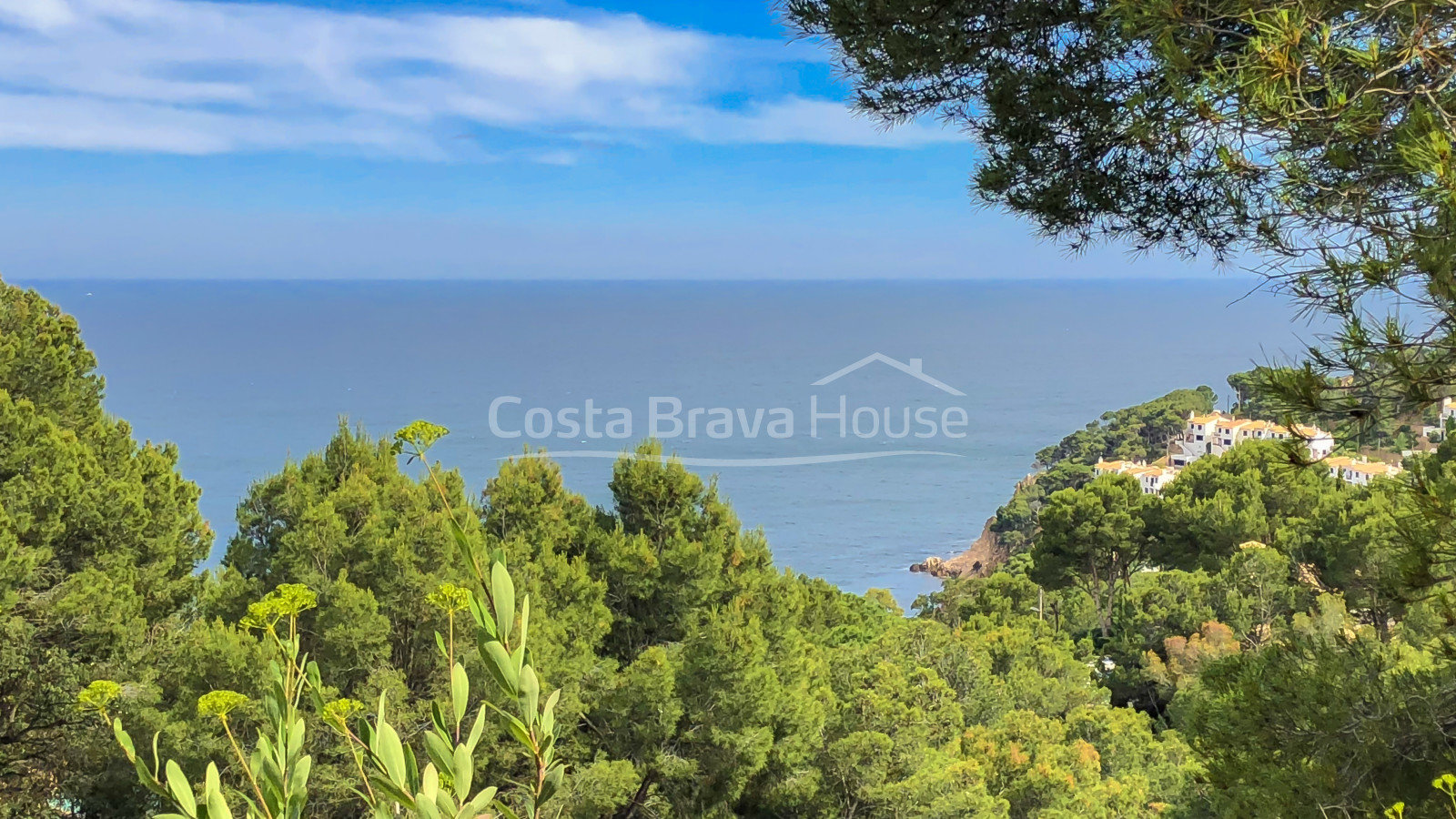Terrain à bâtir avec vue sur la mer entre les plages de Tamariu et Aiguablava