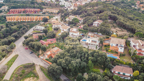 Plot with sea views for sale in Begur, to build a house of up to 342 m² with garage and pool