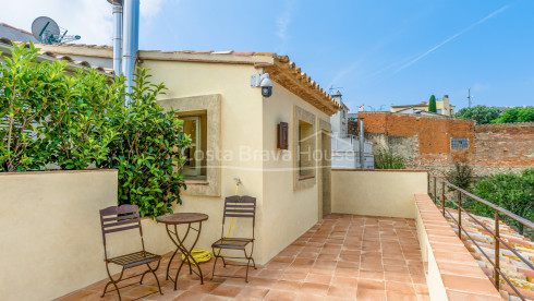 Completely refurbished townhouse for sale in Begur with 200 m² patio with swimming pool