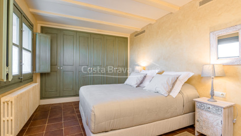 Completely refurbished townhouse for sale in Begur with 200 m² patio with swimming pool