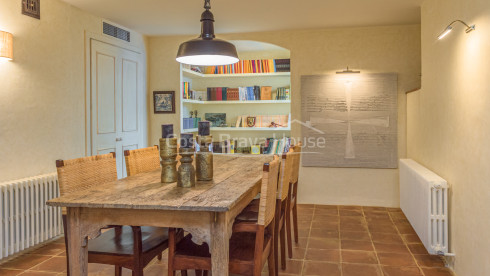 Completely refurbished townhouse for sale in Begur with 200 m² patio with swimming pool