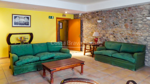 Casa señorial del S.XVII reconvertida en hotel en venta en Alt Empordà