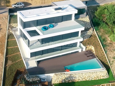 Newly built luxurious house for sale in Begur