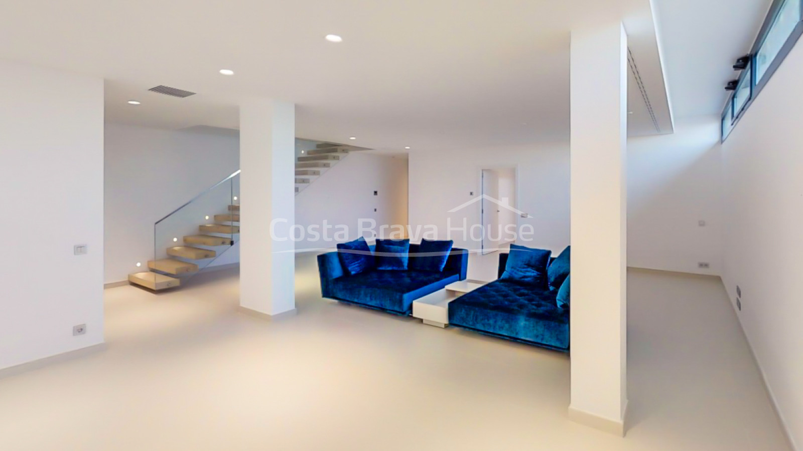 Newly built luxurious house for sale in Begur